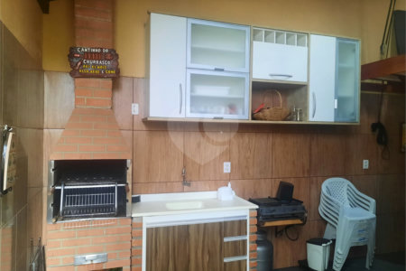 Ótima Oportunidade: Casa com Área de Lazer e Garagem para Dois Carros