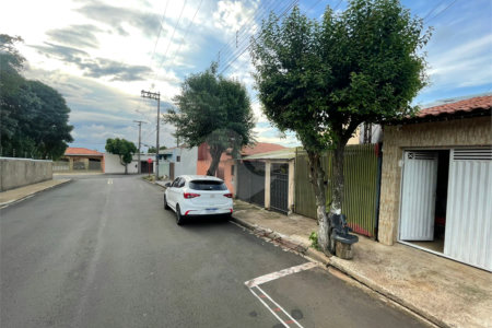 Casa térrea para venda na Vila Nossa Senhora de Fátima.