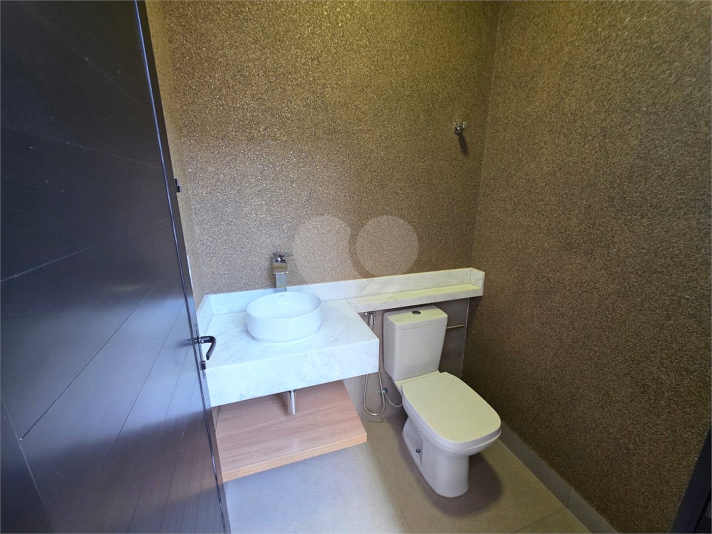 Casa Térrea 3 suítes e Closet no Residencial Villeneuve!