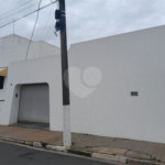 Linda casa para venda / Locação em bairro nobre