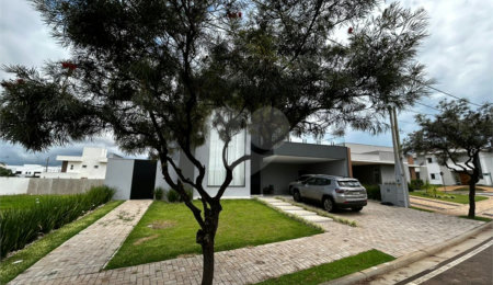 Casa à venda com 3 suítes no condomínio Damha III, São Carlos - SP