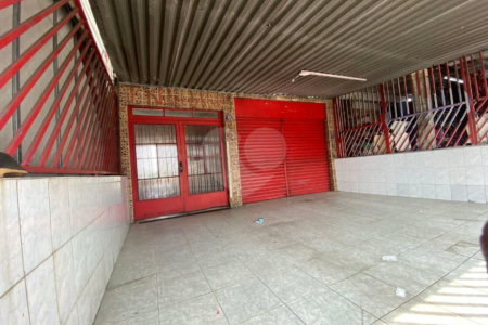 Casa comercial com 420m² , 3 banheiros , 5 vagas de garagem , à venda em São Mateus.