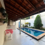 Casa ampla no bairro Terra Rica com 3 pavimentos e excelente estrutura.