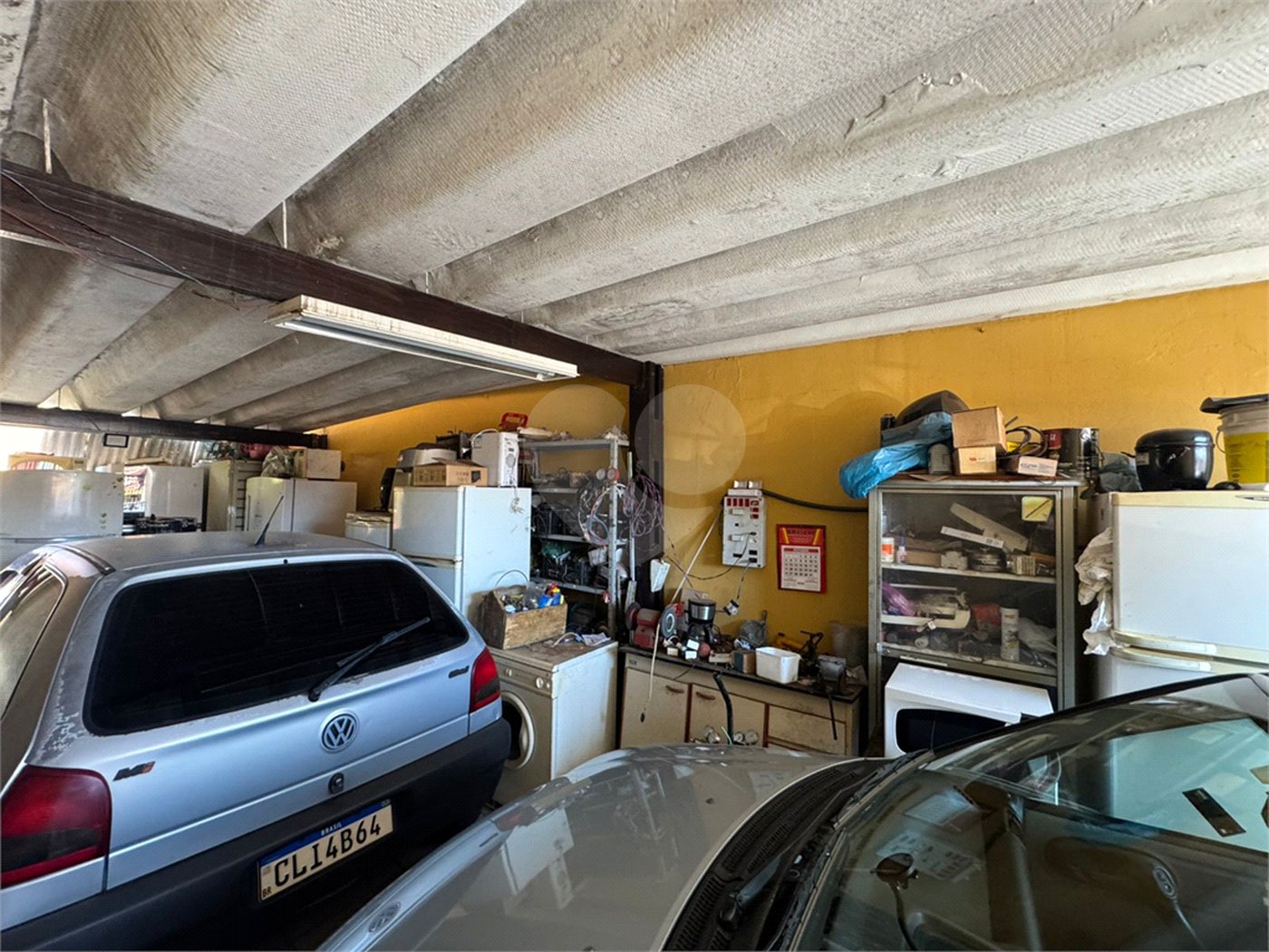 Casa com salão comercial, á venda, em São Carlos-SP.