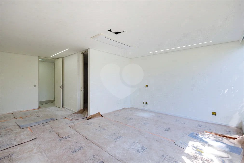 Casa em condomínio fechado no Jardim Europa ao lado do Iguatemi | 3 suítes | 4 vagas