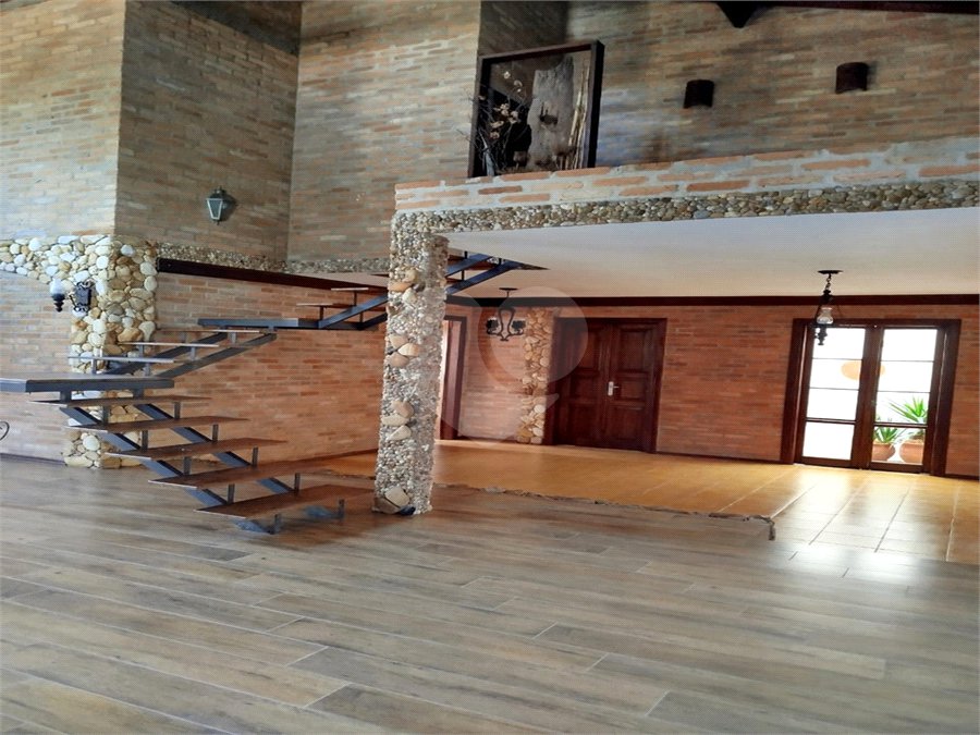 Sobrado à venda em Araras – Santa Olivia II 3 dormitórios 1 suíte