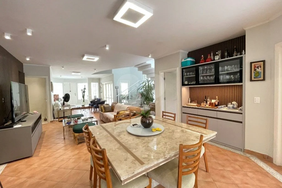 Casa à venda com 5 quartos, sendo 4 suítes, em Riviera de São Lourenço, Bertioga, SP