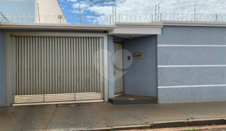 Casa à venda com 4 quartos, sendo 2 suítes, em Campos Ville, Araraquara, SP