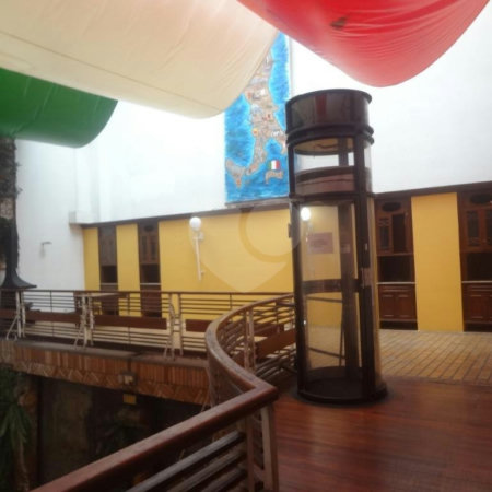 Casarão comercial à venda na Rua Treze de Maio