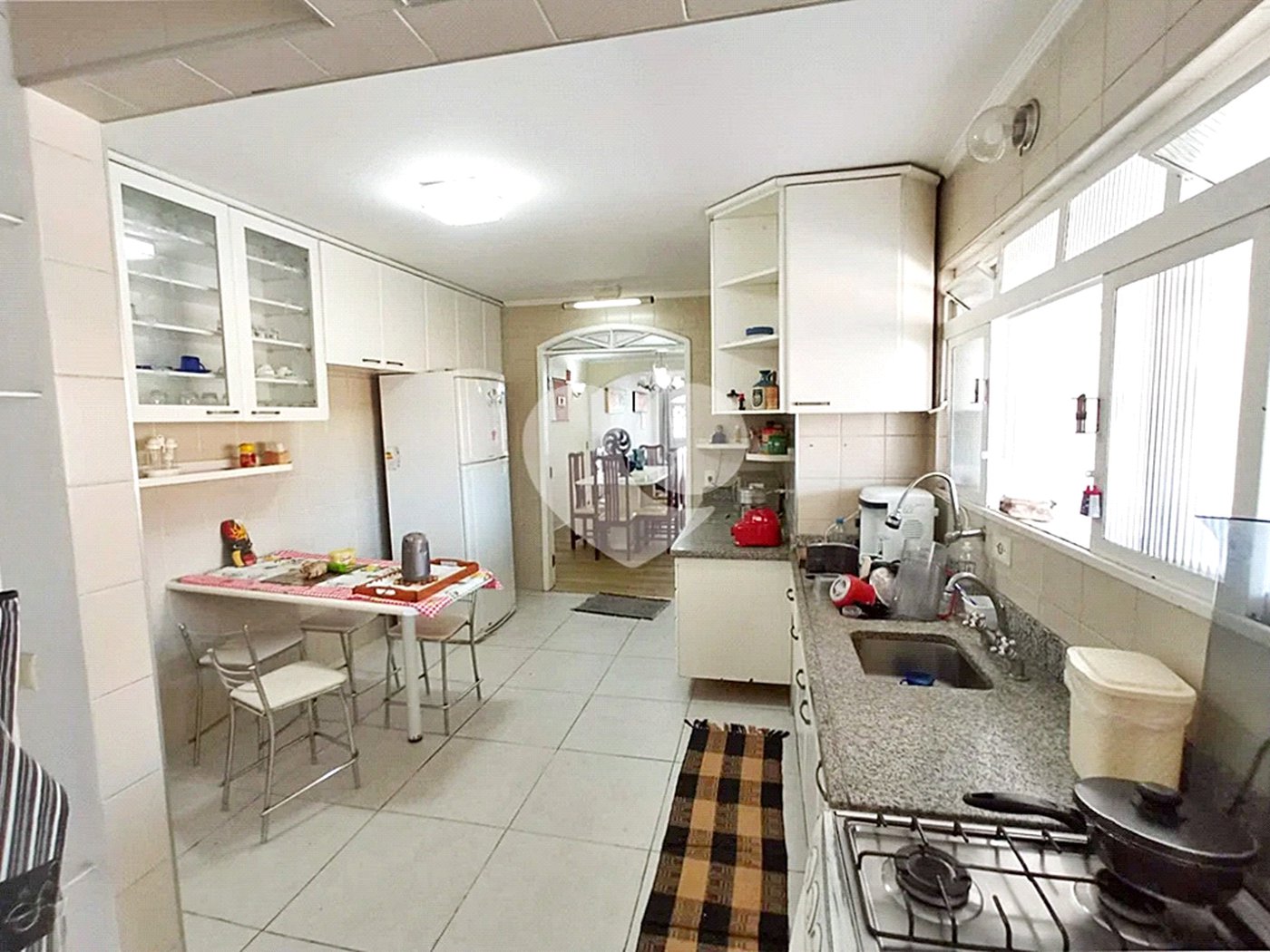 Casa Santa Teresinha | 4 Suítes | 280m² | 3 Vagas | Excelente Localização
