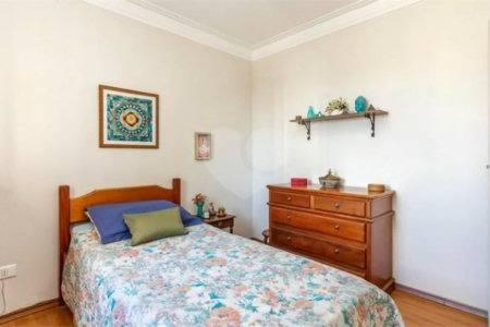 Apartamento à venda com 3 quartos, sendo 1 suíte, em Campo Belo, São Paulo, SP