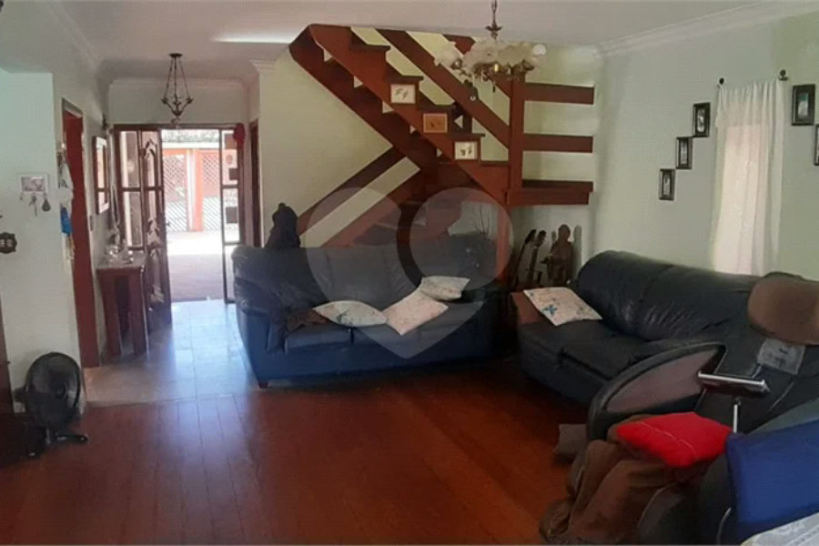 Imóvel localizado no jardim França/barro branco com 3 dorms, senddo 5 vagas