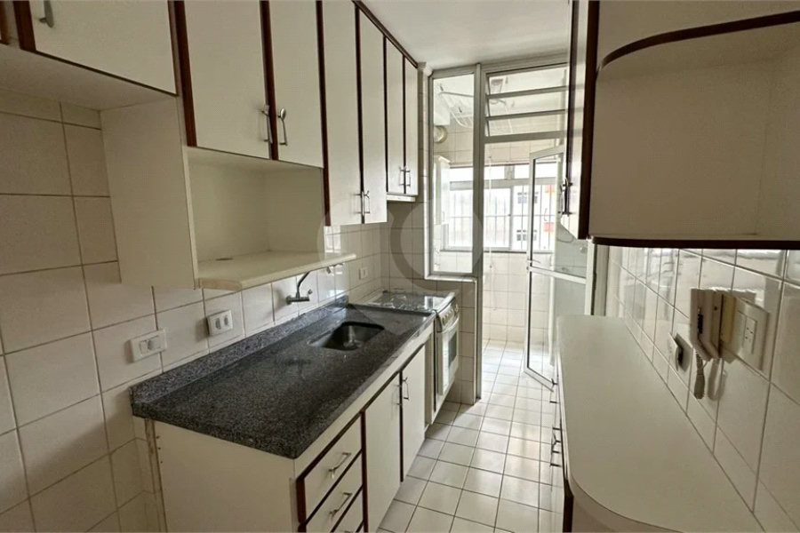 Apartamento 2 quartos (1suíte) 1 vaga na rua Piracema próximo a Saint Tropez