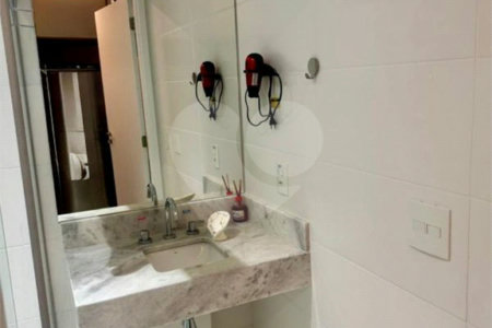 VENDO - Studio mobiliado e decorado na Vila Mariana.