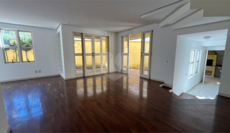 Casa para alugar com 4 suítes no condomínio Bosque dos Pinheiros, Poços de Caldas - MG