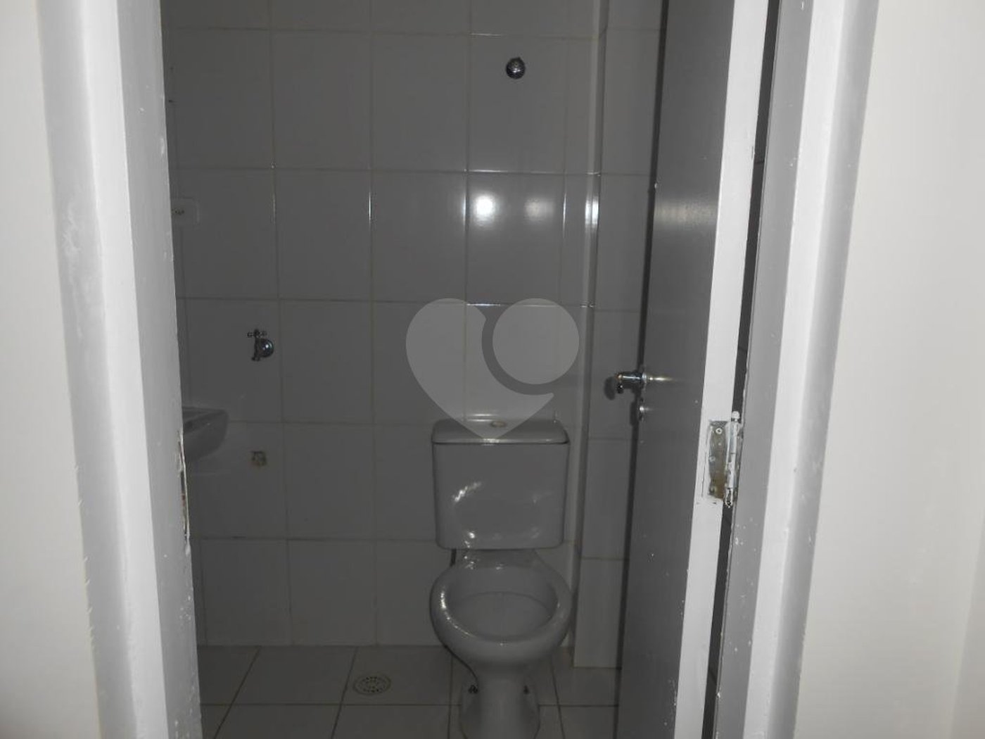 Kitnet à venda no bairro Liberdade.