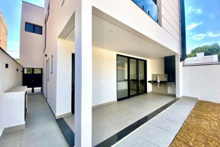 Casa à venda com 3 quartos, sendo 3 suítes, no condomínio Vila Giardino, Jundiaí - SP
