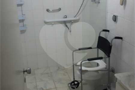 Apartamento de 2 quartos à venda perto do Metrô Paraíso! Excelente localização!