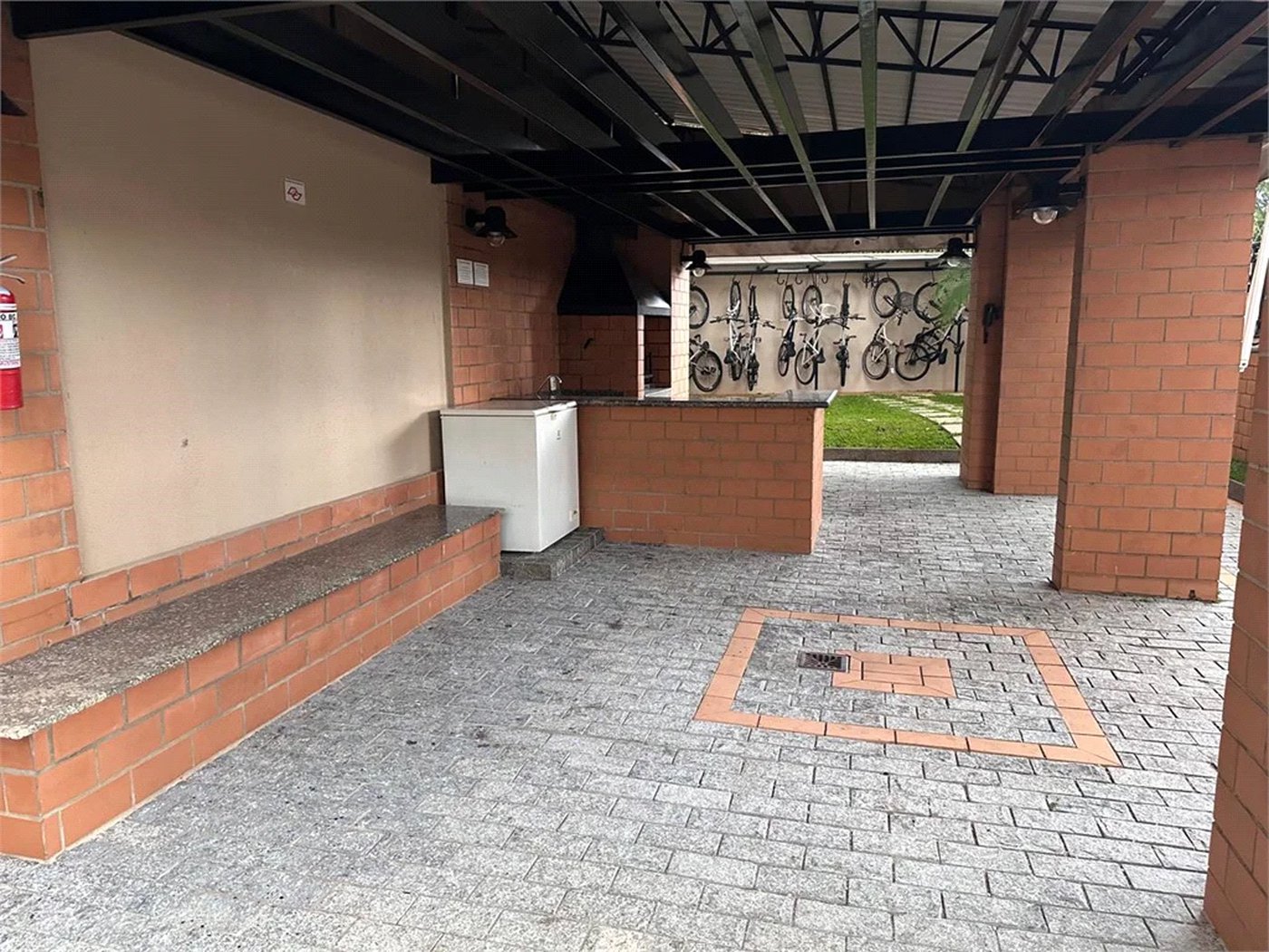 APARTAMENTO REFORMADO À VENDA – FINO ACABAMENTO E LOCALIZAÇÃO PRIVILEGIADA NO JARDIM BONFIGLIOLI