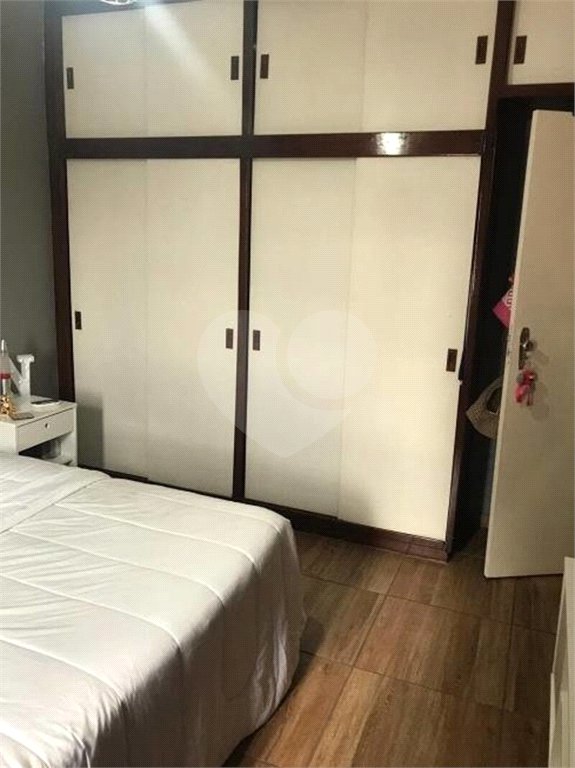 Casa com 202m² , 4 dormitórios , sendo 1 suíte , 3 vagas de garagem.