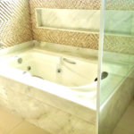 Indaiatuba - Casa no Condomínio Amstalden - Sobrado - 4 suítes - 2 banheiros sociais - Piscina aquecida com Hidro - Móveis planejados - 334,89 de obra - 370 construção com a piscina - IPTU 513,00 - Condomínio 1091,00 - Condomínio com salão de festa - Quadra de futebol - Lago para pescas