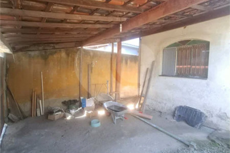 CASA LINEAR PRECISANDO DE REFORMA, 2 QUARTOS COM SUÍTE À VENDA, 121M² DE AREA CONSTRUIDA- CAMPO GRANDE