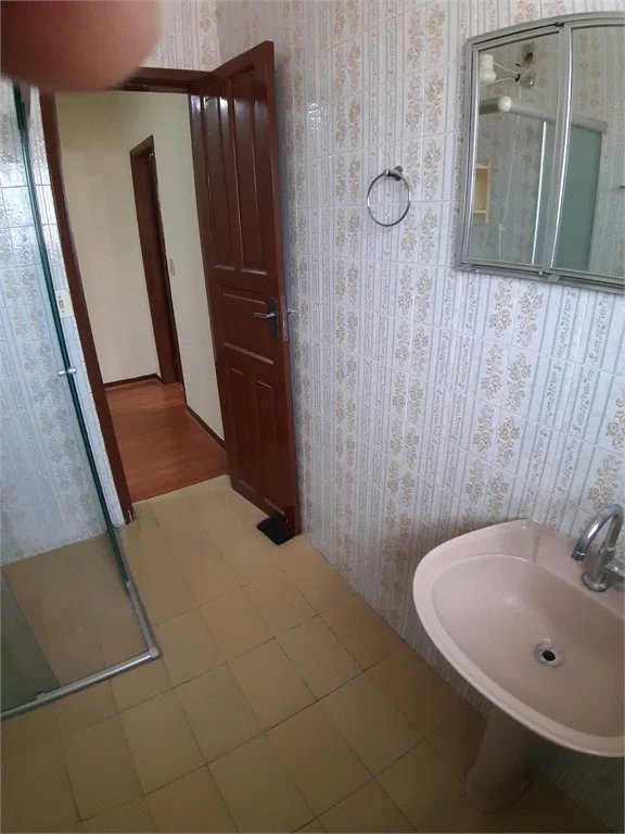 Sobrado à venda com 4 quartos, sendo 1 suíte, em Vila Gomes, São Paulo, SP
