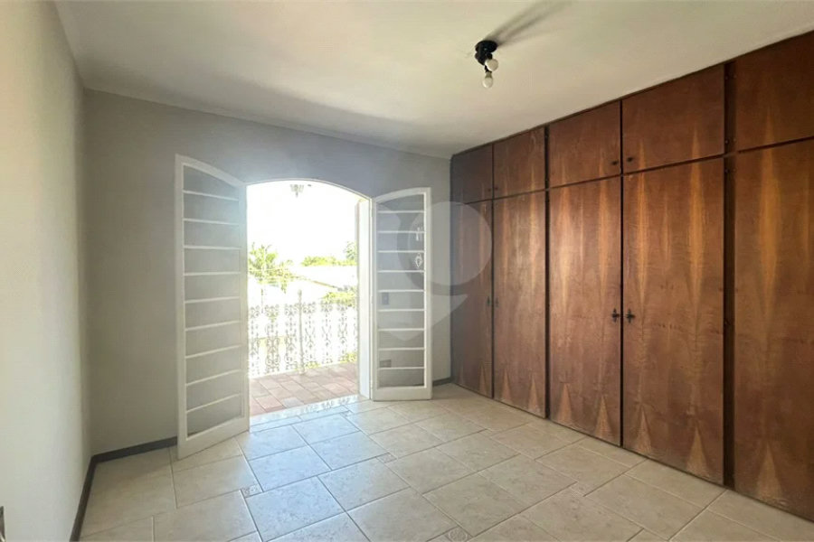 Venda Casa com 4 Dormitórios no Parque Santa Cecília