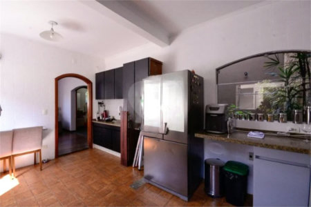 Casa com 4 Dormitórios sendo 1 suíte, com 3 Vagas