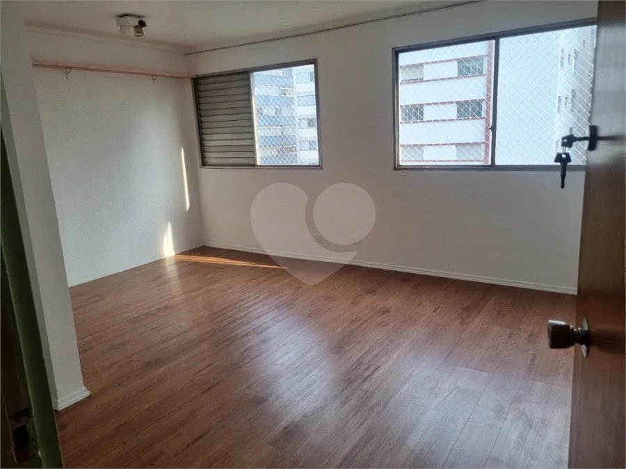 Apartamento 45m2 com 2 dormitórios e vaga no Jardins