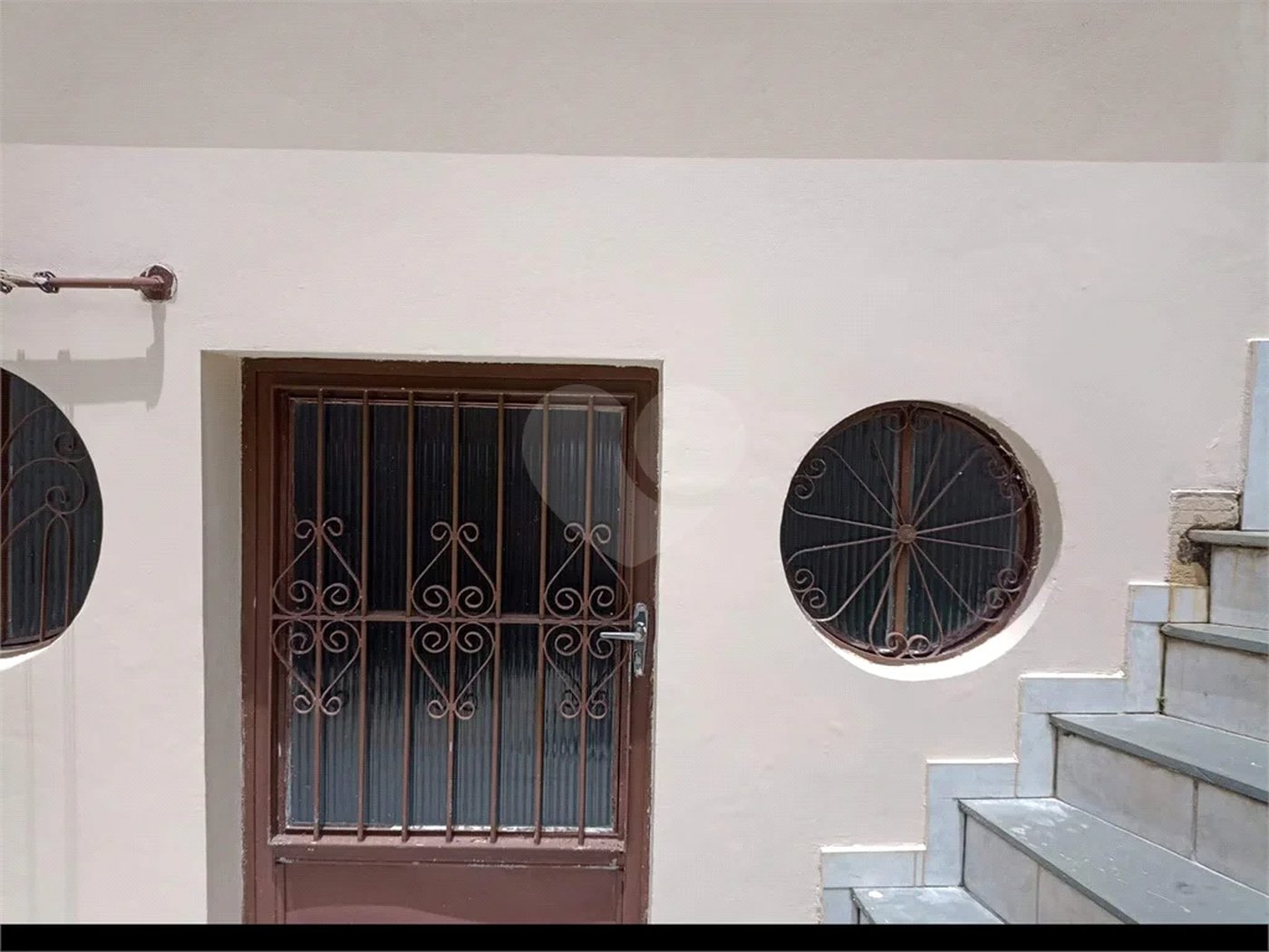 Casa com 180m², 3 dormitórios, 1 vaga, à venda na Vila Scarpelli em Santo André.