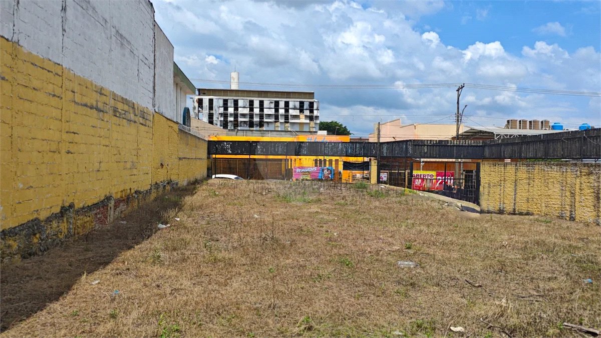 Oportunidade Única: Lote Comercial Estratégico de 463 m² Próximo ao Centro – Ideal para o Seu Negócio!