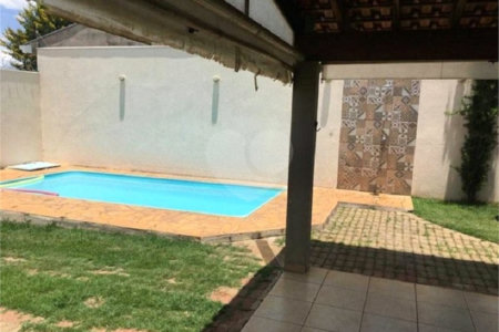 Casa com piscina