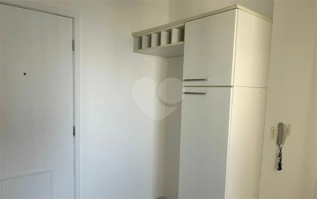 Excelente apartamento de 3 dormitórios, sendo uma Suíte e 2 vagas de garagem.