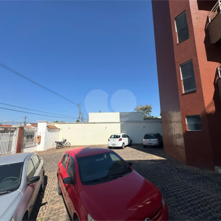 Apartamento de 2 Dormitórios á venda, no Parque Santa Marta em São Carlos.