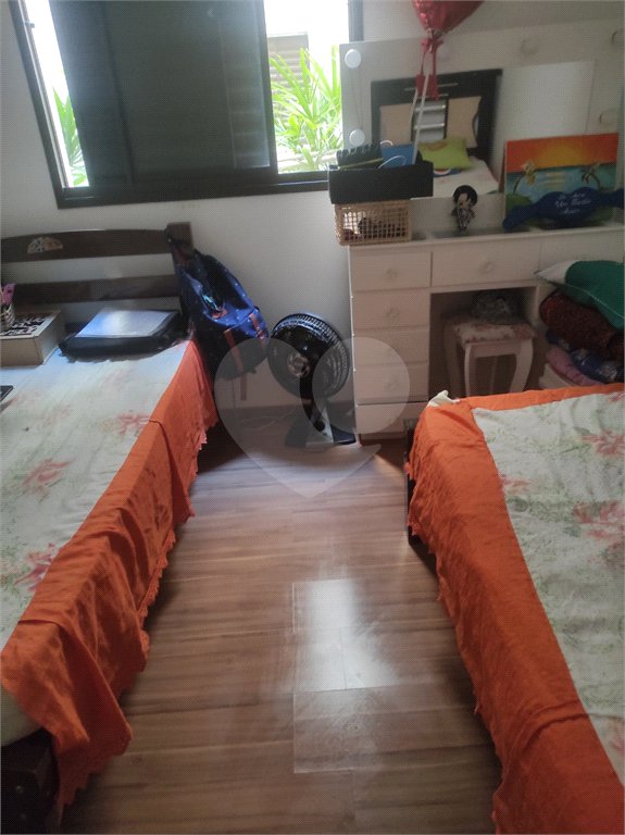 Apartamento no Condomínio Ipê Branco .