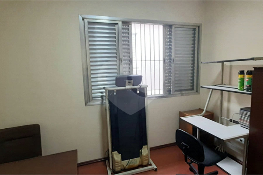 Sobrado amplo com 3 quartos, suíte e quintal para venda no Tremembé !!!