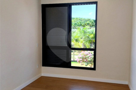 Casa a venda no condomínio Faber III