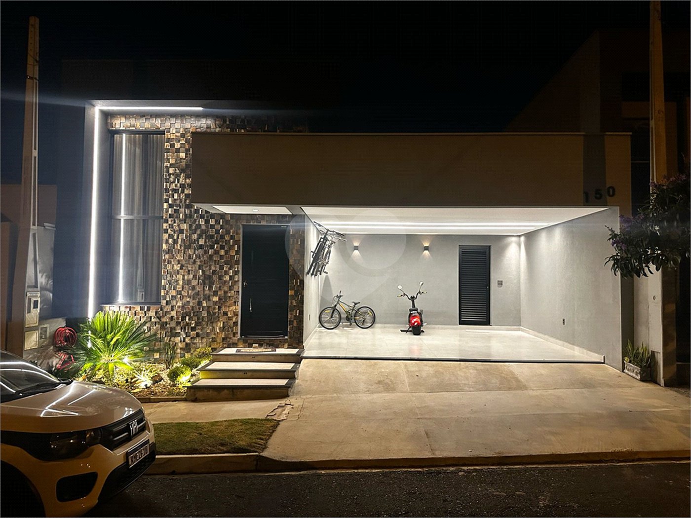Casa a venda no condomínio Faixa Azul.