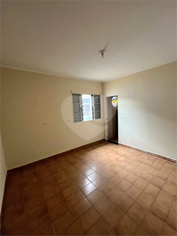 Duas casas no mesmo terreno – versatilidade e espaço no Jardim Cruzeiro do Sul