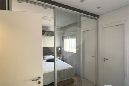 Apartamento. 78 m2, 3 dorm., uma suíte, lavabo, banheito, duas vagas, deposito no sub, varanda gormet.Aceita e estuda Permuta.