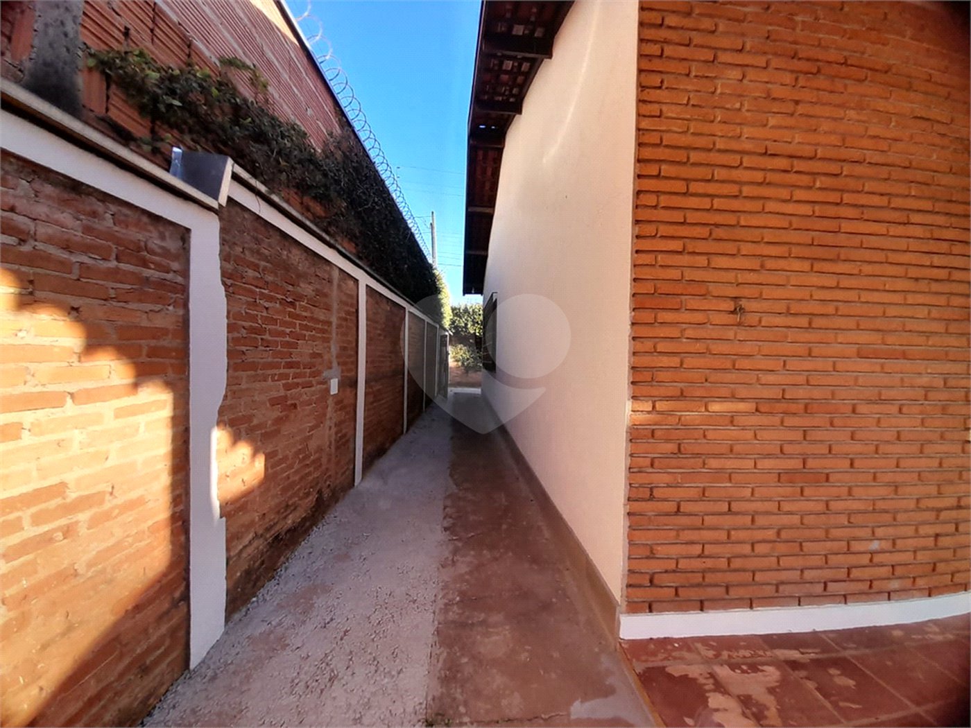 Casa de Alto Padrão à Venda e Locação no Parque Santa Mônica - São Carlos