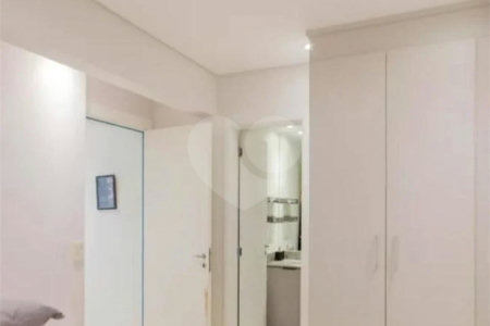 Apartamento no Ipiranga de 68m2 com 2 dorms, 1 suíte, 2 banheiros, 1 vaga. Estuda permuta.