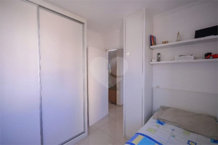 Oportunidade Apartamento mobiliado á venda na saude com 60m² com 2 dorm e 2 vaga. Aceita e estuda Permuta ( sujeito a avaliação).