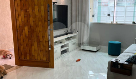 Sobrado à venda com 3 quartos, sendo 1 suíte,  em Vila Germinal, São Paulo, SP