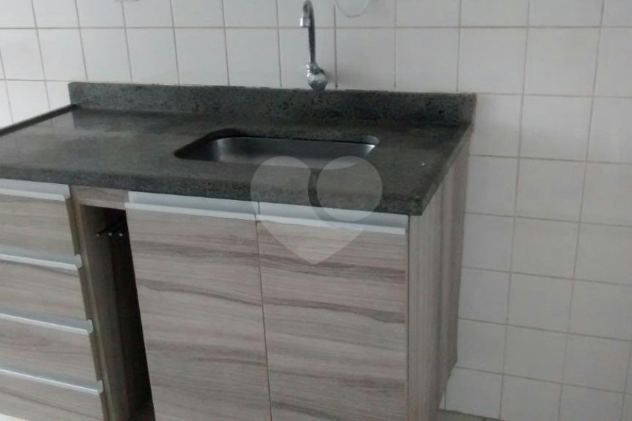 Ótima cobertura com 3 dormitórios,1 suíte, Condomínio com lazer e ótima localização.,