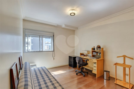 Apartamento à venda com 3 suítes em Campo Belo, São Paulo, SP