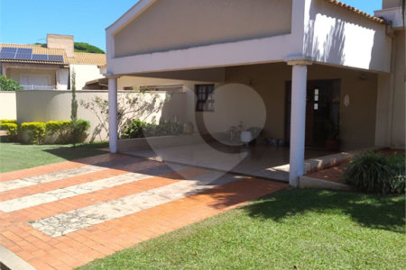 Excelente sobrado no Condomínio Parque Sabará