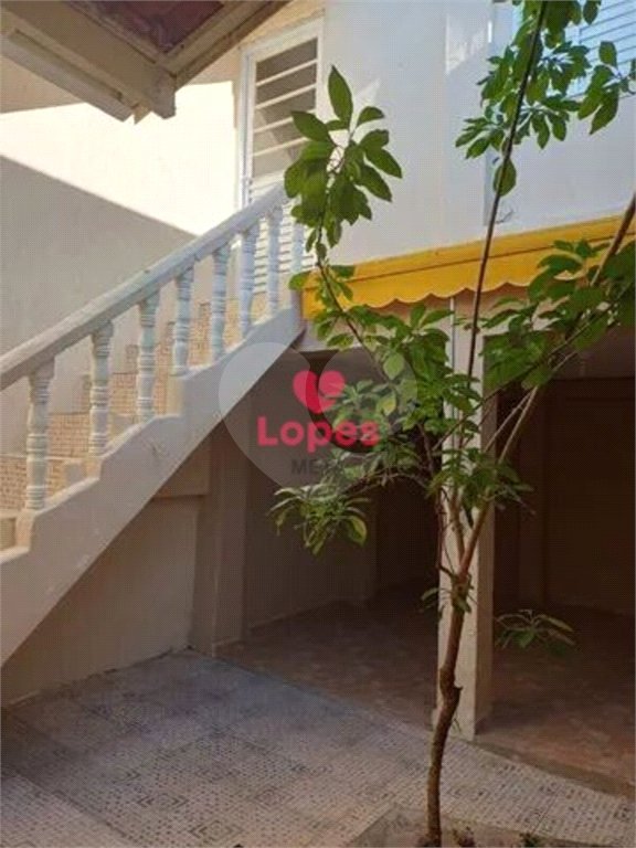 CASA A VENDA NO BAIRRO JARDIM JARÁGUA, 5 DORMITORIOS, 3 BANHEIROS, 3 VAGAS, 198m², TAUBATÉ/SP.