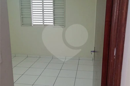 Casa à venda ou para alugar com 2 quartos, sendo 1 suíte, em Jardim São José, São Roque, SP